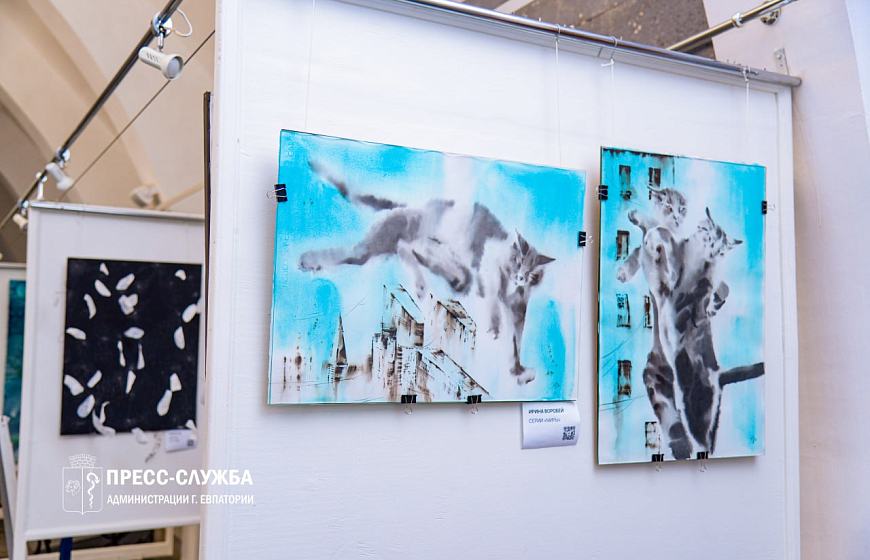 В галерее актуального искусства «Ха-Ра-Шо» открылась выставка участников арт-резиденции «Берег» под названием «Траектория случайностей»